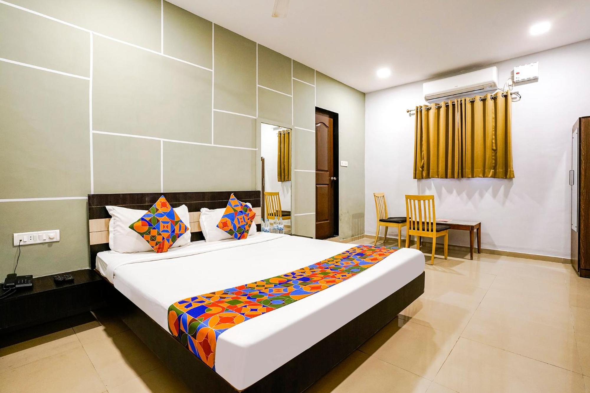 OYO 74642 Hotel Rajmandir Bhatha Bagian luar foto