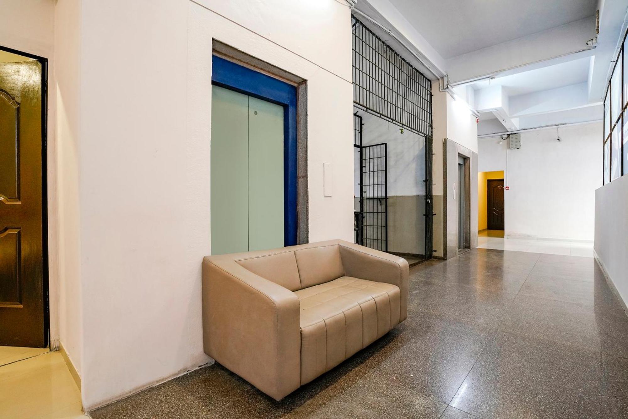OYO 74642 Hotel Rajmandir Bhatha Bagian luar foto