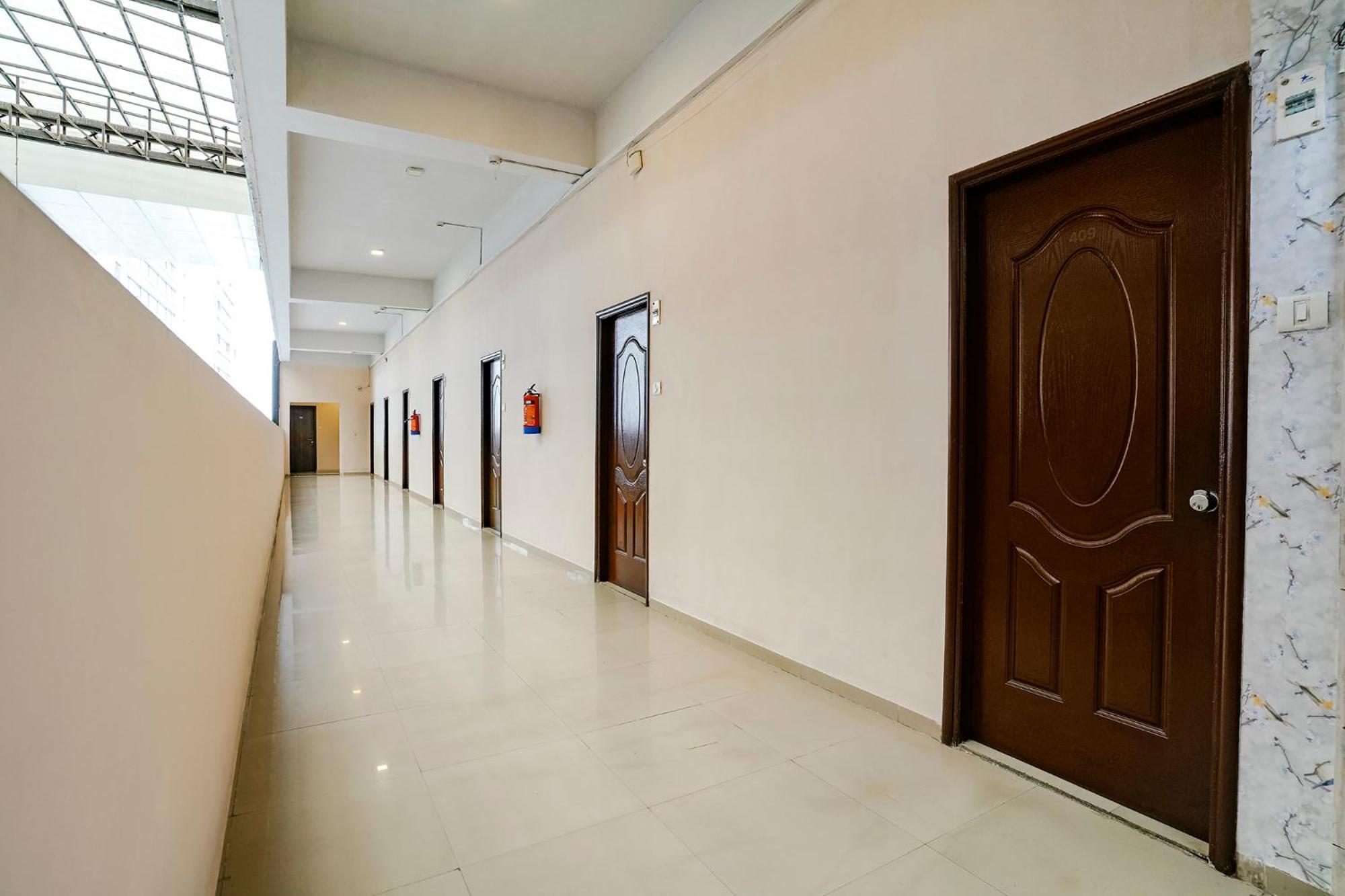 OYO 74642 Hotel Rajmandir Bhatha Bagian luar foto