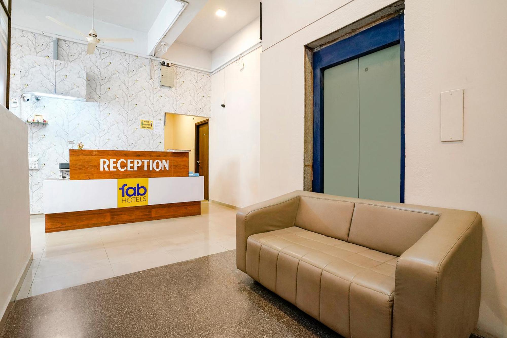 OYO 74642 Hotel Rajmandir Bhatha Bagian luar foto
