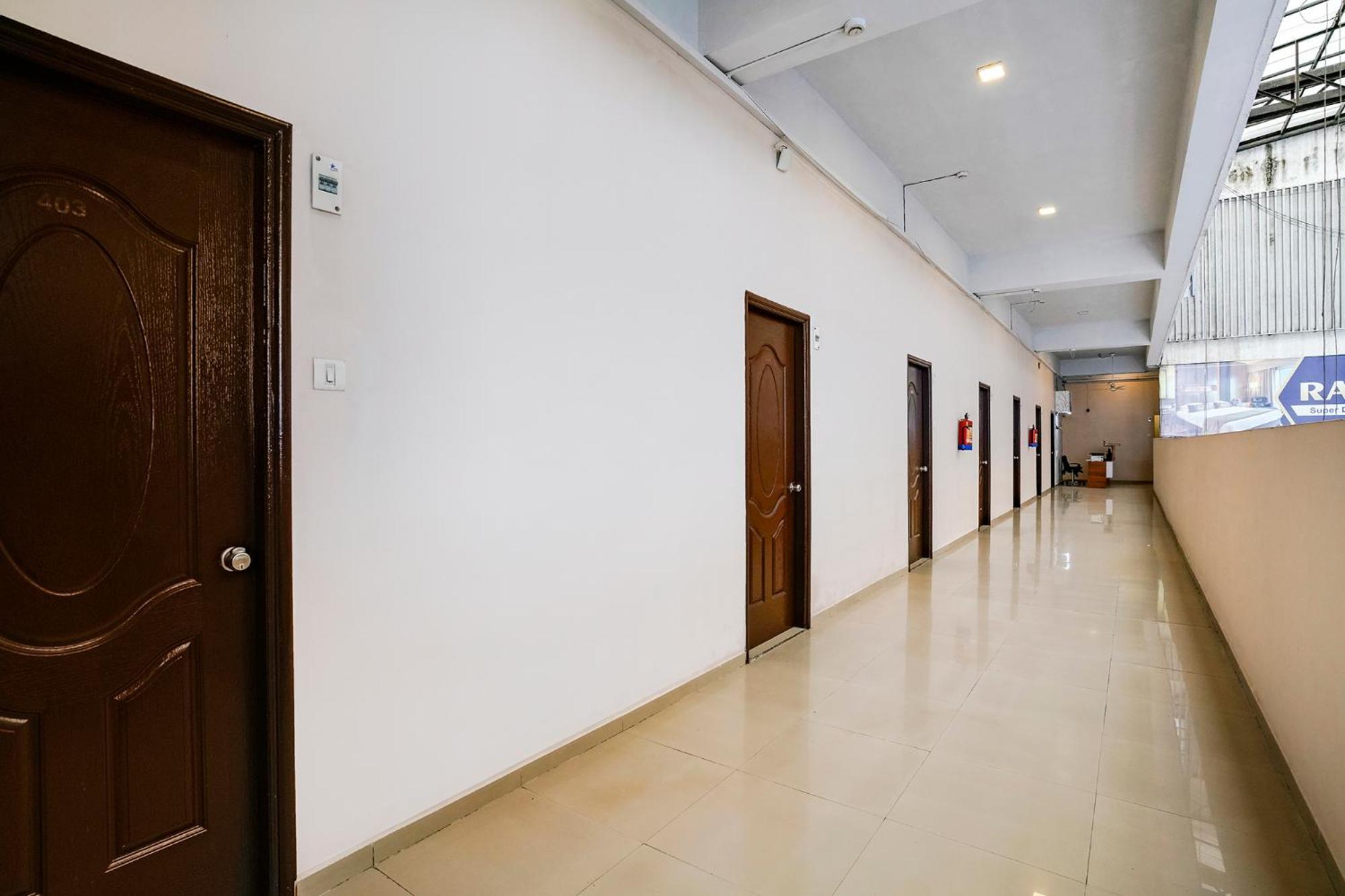 OYO 74642 Hotel Rajmandir Bhatha Bagian luar foto